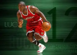 密尔沃基雄鹿迎亚冠关键赛,加时末段门线救险,引发热议,身体对抗强度拉满 密尔沃基雄鹿迎亚冠关键赛,加时末段门线救险,引发热议,身体对抗强度拉满