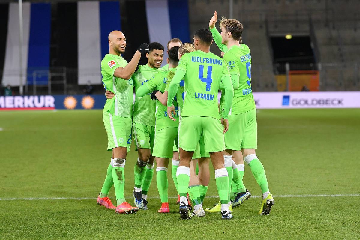 德甲倒计时，门兴格拉德巴赫窗口期回应争议，细节引发关注，管理层满意，年轻球员得到机会