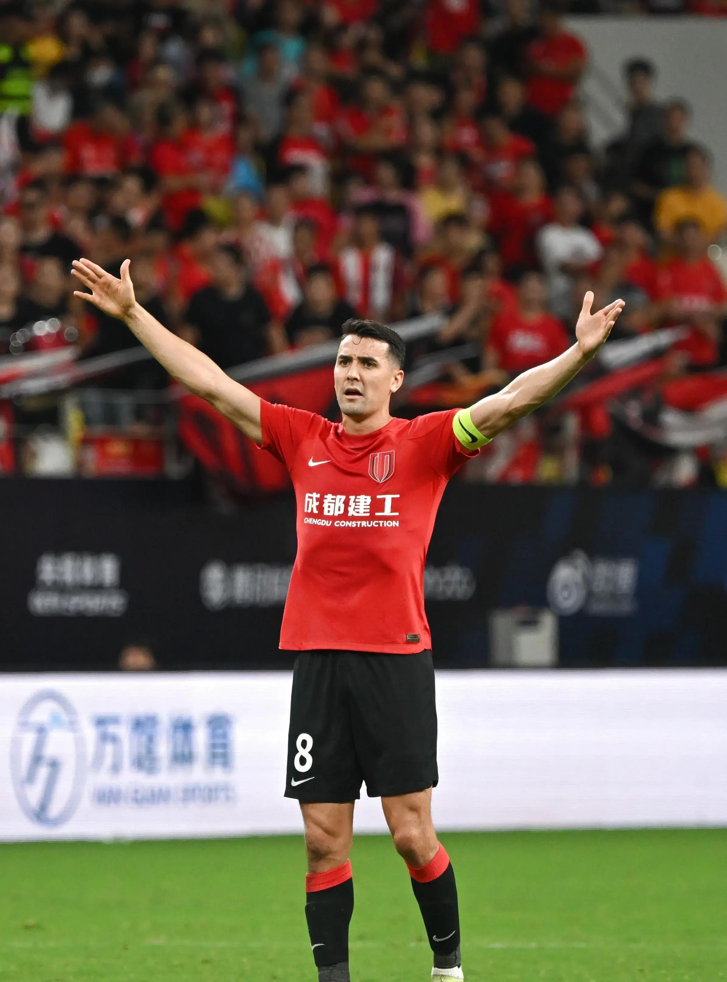 金年会-利物浦发布备战花絮，今晚外线爆发，亚冠任务艰巨，资深球员宣示担当